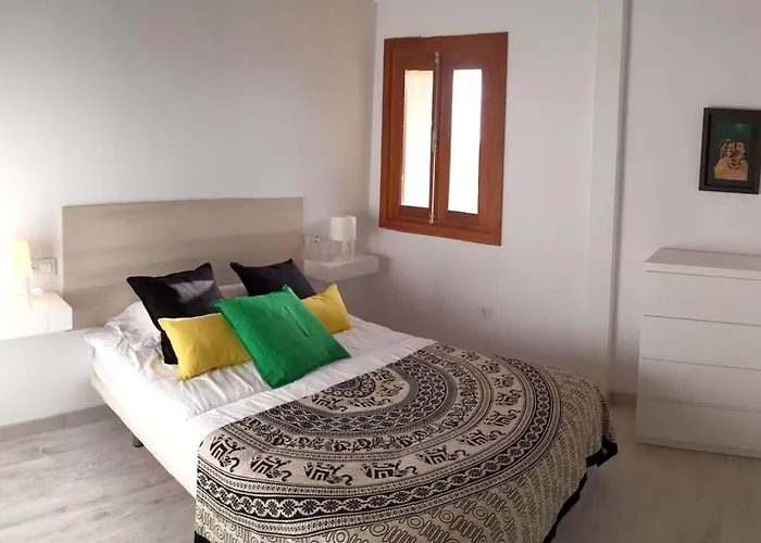 Spacious House In With Terrace And Garden Feriehus