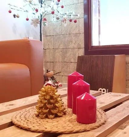 Дом отдыха Spacious House In With Terrace And Garden