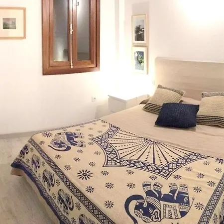 Spacious House In With Terrace And Garden *