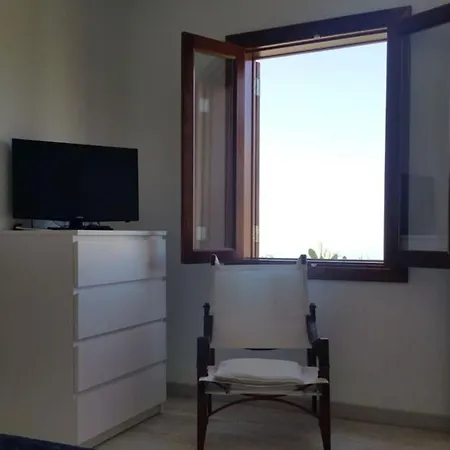 Spacious House In With Terrace And Garden