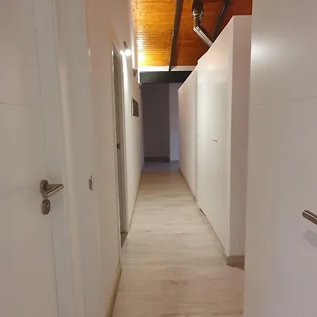 Spacious House In With Terrace And Garden 度假居 阿罗纳