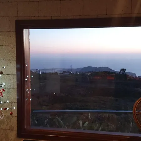 度假居 Spacious House In With Terrace And Garden