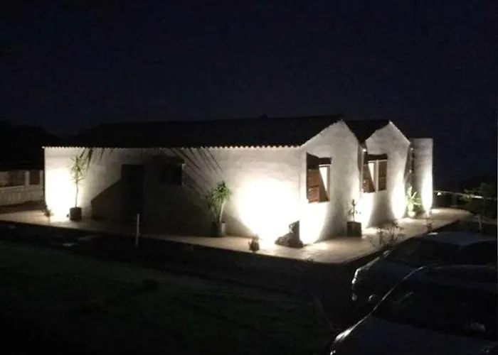 Spacious House In With Terrace And Garden