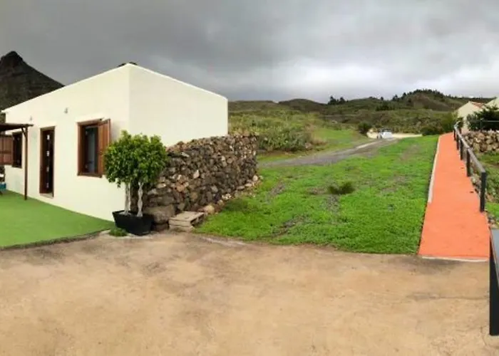 Spacious House In With Terrace And Garden *