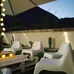 Spacious House In With Terrace And Garden Feriehus