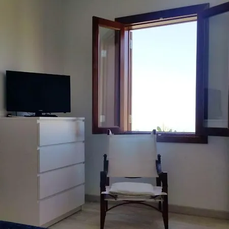 בית נופש Spacious House In With Terrace And Garden