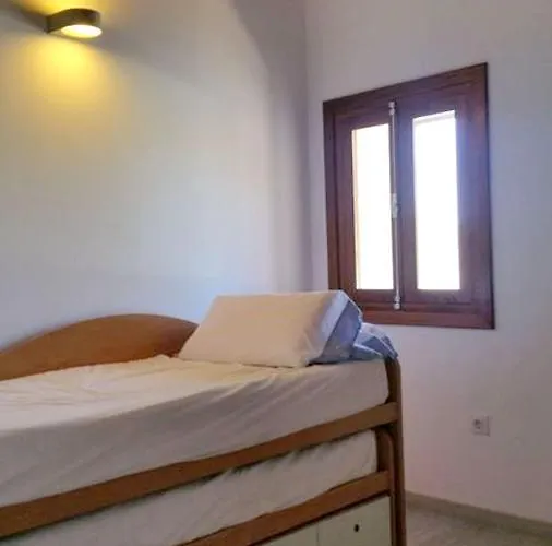 Semesterbostad Spacious House In With Terrace And Garden *